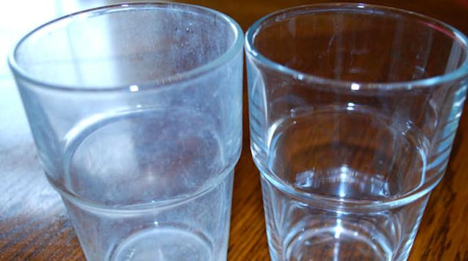 enlever les traces blanches sur les verres