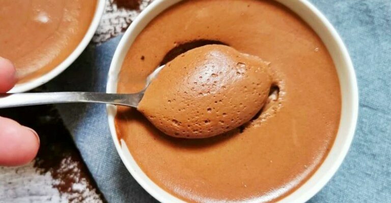 Mousse au café onctueuse et savoureuse qui fond en bouche 